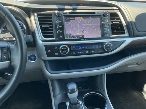 Used 2015 Toyota Highlander Limited AWD/4WD image 11