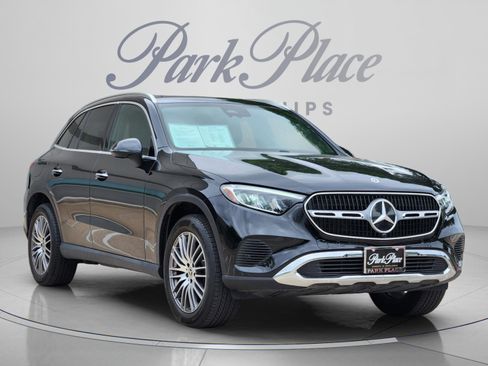Certified 2025 Mercedes-Benz GLC 300 image 4