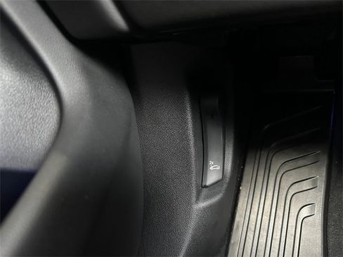 Used 2026 BMW X5 xDrive40i w/ M Sport Package image 33