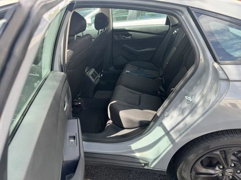 Used 2025 Honda Accord SE image 7