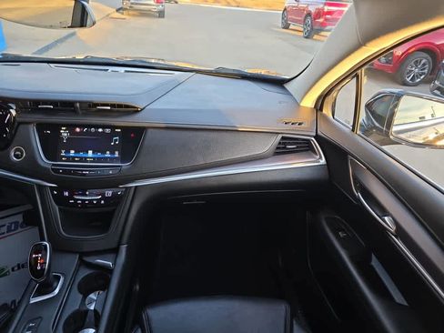 Used 2018 Cadillac XT5 Luxury w/ Driver Awareness Package image 22