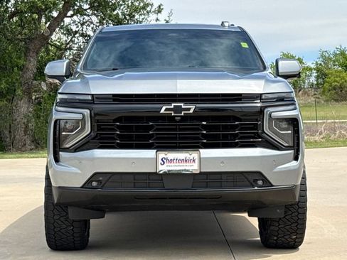 Used 2025 Chevrolet Tahoe RST w/ Comfort Package AWD/4WD image 2
