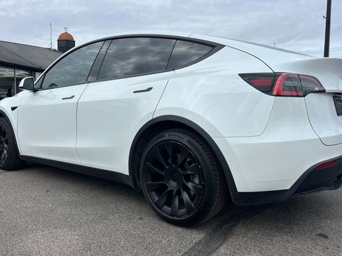Used 2021 Tesla Model Y Long Range image 4