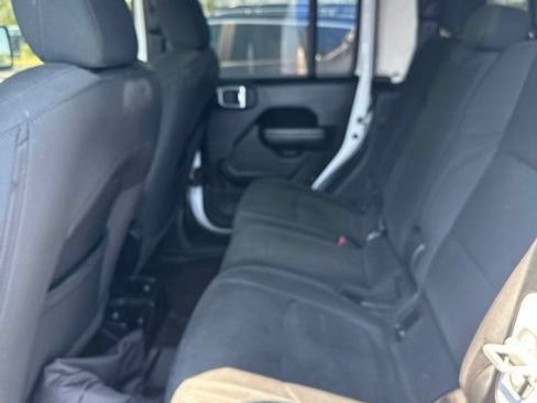 Used 2021 Jeep Gladiator Mojave AWD/4WD image 14