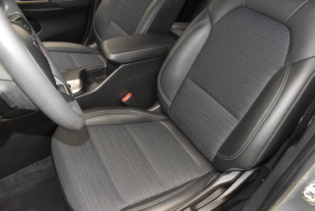 Used 2025 Buick Envista Preferred FWD image 13