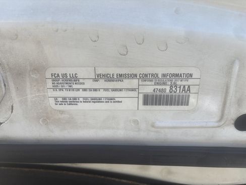 Used 2017 Dodge Charger SE w/ Blacktop Package image 33