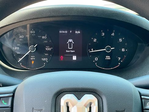 Used 2024 RAM ProMaster 2500 w/ Convenience Group FWD image 12