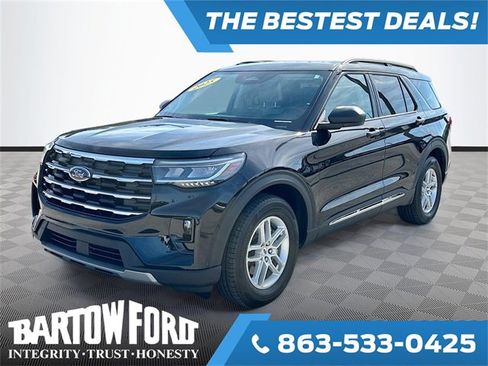 Used 2025 Ford Explorer Active w/ Active Comfort Package image 1