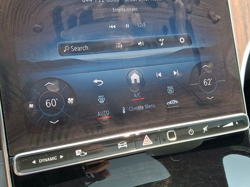 Used 2024 Mercedes-Benz GLC 300 4MATIC image 16