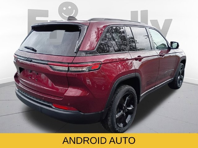 Used 2023 Jeep Grand Cherokee Altitude AWD/4WD image 5
