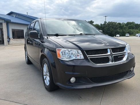 Used 2019 Dodge Grand Caravan SXT w/ Driver Convenience Group FWD image 30