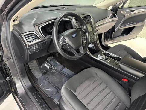 Used 2020 Ford Fusion SE FWD image 12