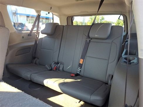 Used 2020 Chevrolet Suburban Premier image 11