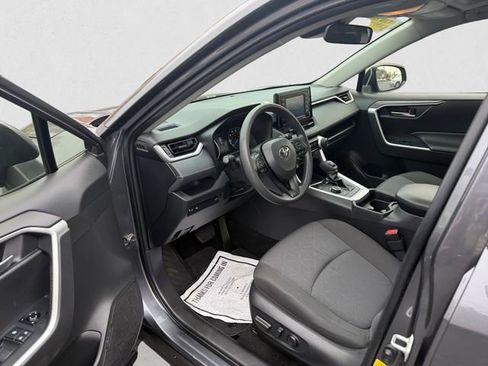 Used 2020 Toyota RAV4 XLE w/ Convenience Package image 15