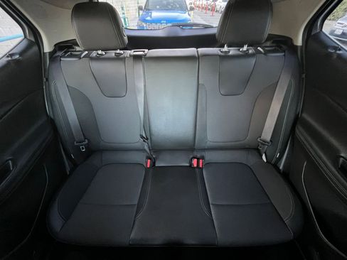 Used 2025 Buick Encore GX Preferred image 38