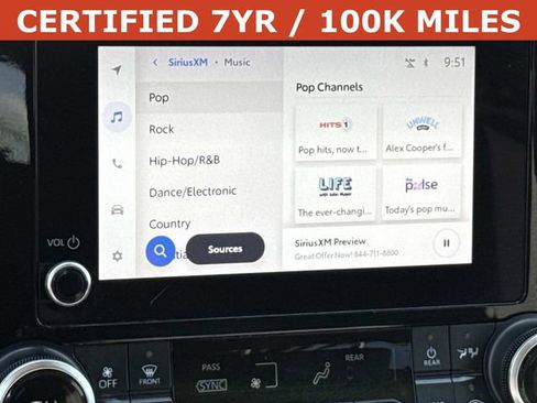 Used 2023 Toyota Highlander LE FWD image 19