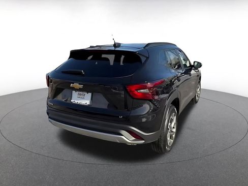 Used 2025 Chevrolet Trax LT w/ LT Convenience Package image 12