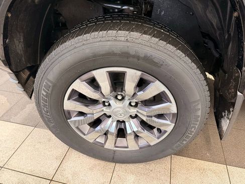 Used 2021 Toyota Tacoma Limited image 46