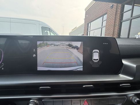 Used 2024 Kia Telluride S AWD/4WD image 10