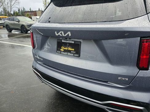 Certified 2023 Kia Sorento SX image 17