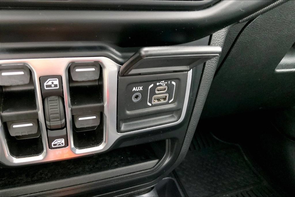Used 2022 Jeep Gladiator Sport AWD/4WD image 31