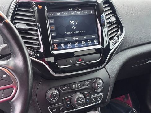 Used 2020 Jeep Cherokee Limited image 21