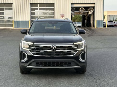 Used 2024 Volkswagen Atlas SEL AWD/4WD image 10