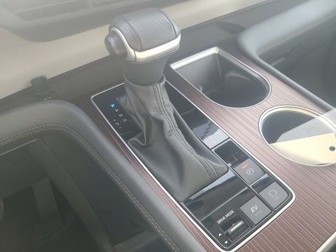 Used 2024 Toyota Sienna XLE image 25