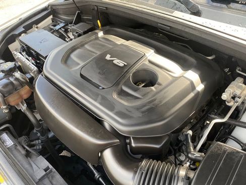 Used 2019 Jeep Grand Cherokee Altitude RWD image 13