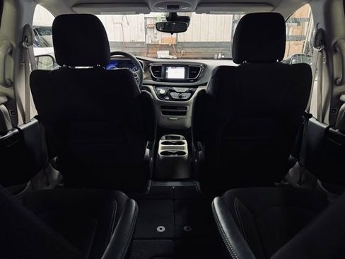 Used 2024 Chrysler Voyager LX FWD image 22