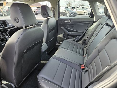 Used 2024 Volkswagen Jetta SE image 10