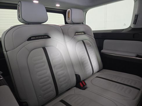 Used 2024 Rivian R1S Adventure AWD/4WD image 25