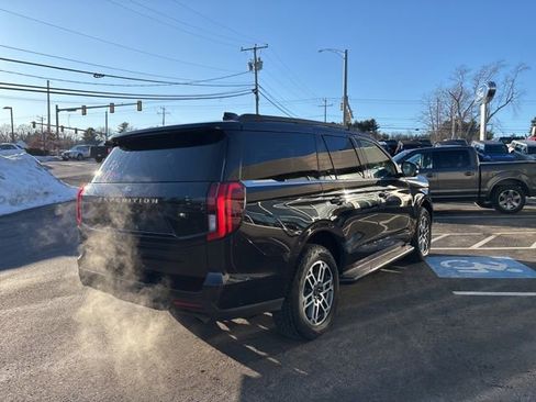 Used 2025 Ford Expedition Active image 3