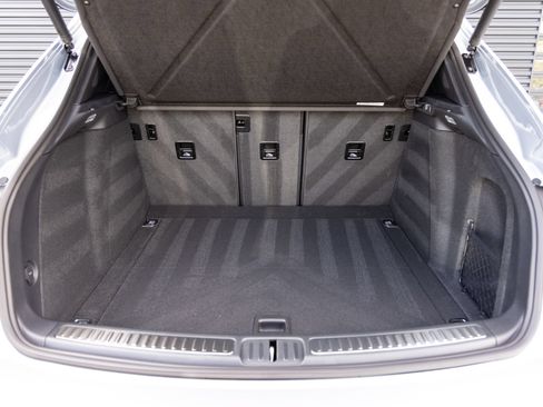 Certified 2026 Porsche Macan AWD/4WD image 28