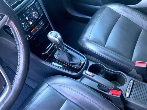 Used 2019 Buick Encore Essence FWD image 16