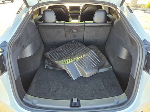 Used 2020 Tesla Model Y Long Range image 14