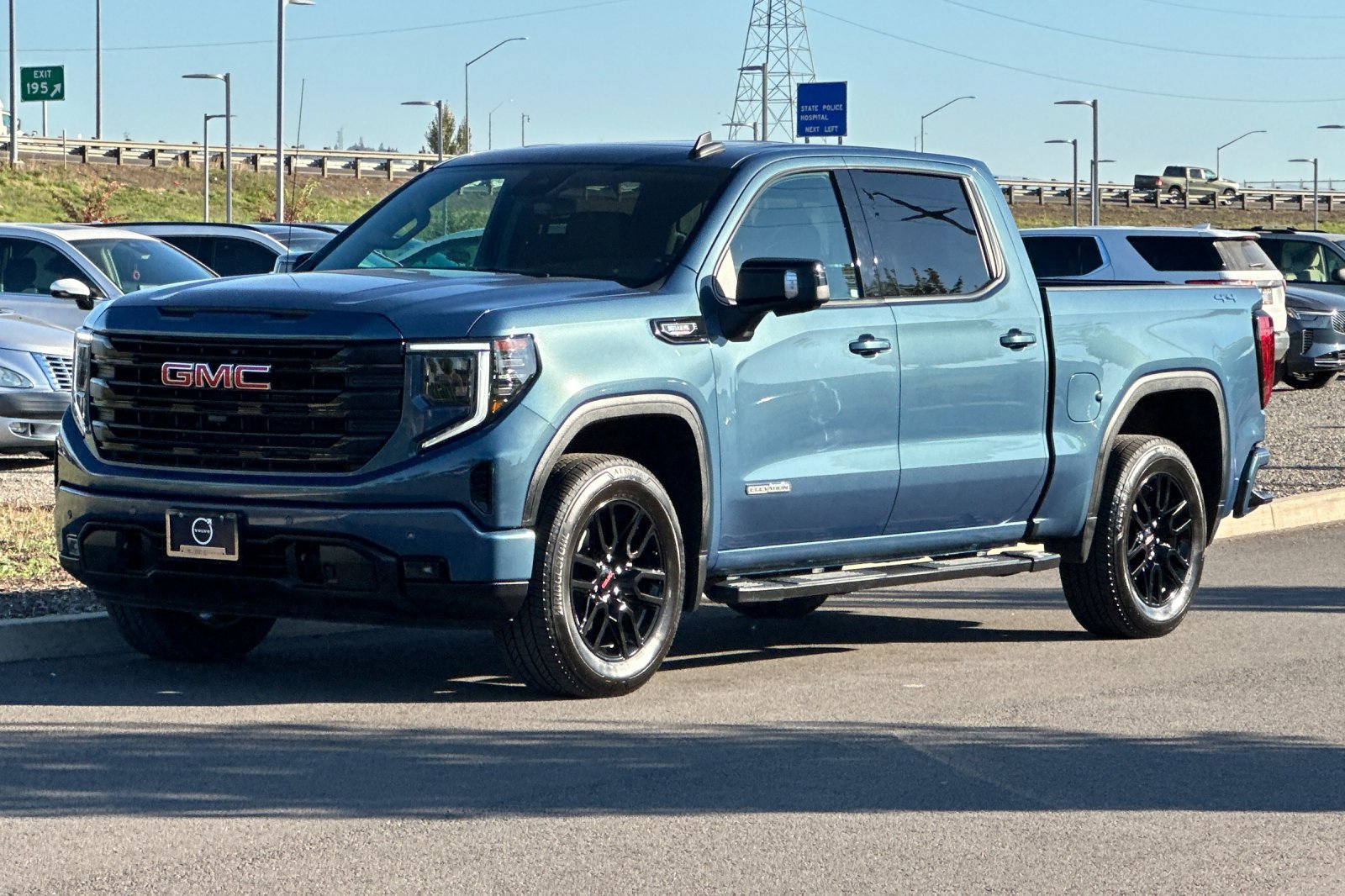Used 2025 GMC Sierra 1500 Elevation w/ Elevation Premium Package AWD/4WD image 7