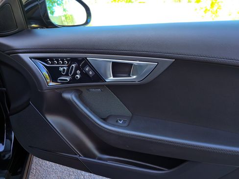 Used 2016 Jaguar F-TYPE Coupe image 22