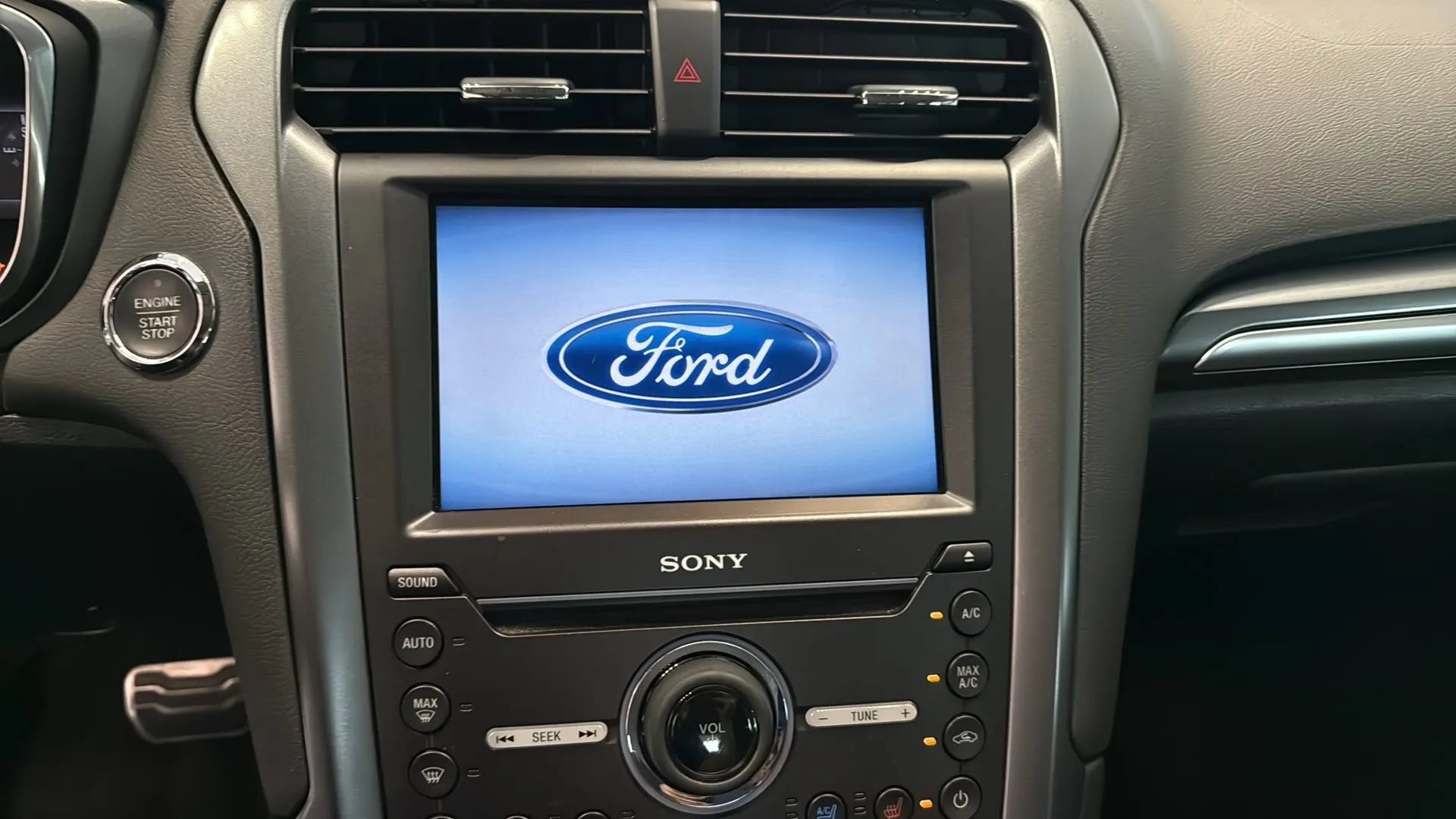 Used 2016 Ford Fusion Titanium AWD/4WD image 21
