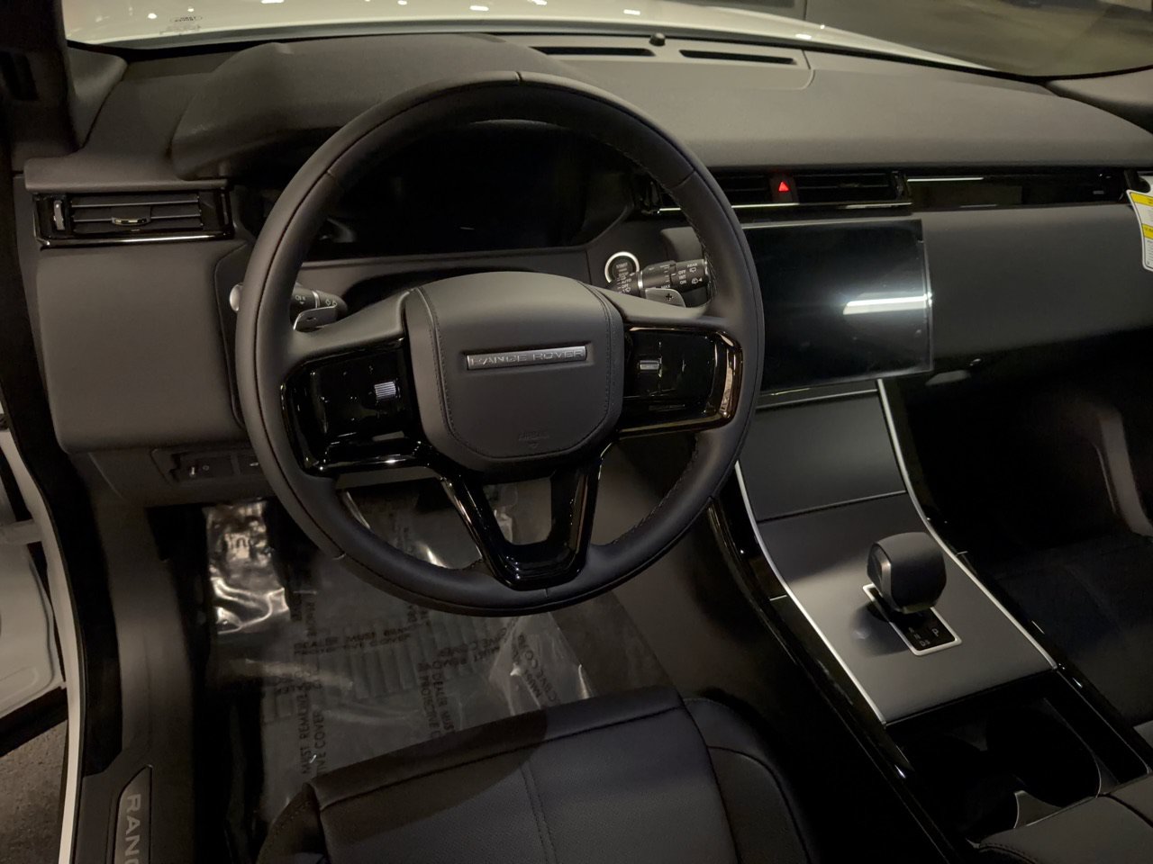 New 2026 Land Rover Range Rover Velar S AWD/4WD image 4