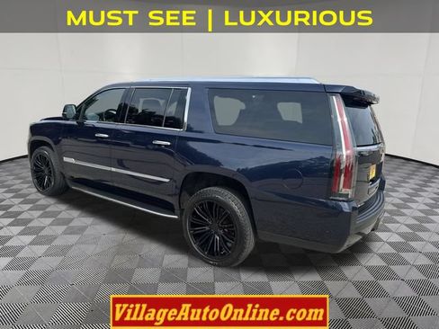 Used 2020 Cadillac Escalade ESV Premium Luxury AWD/4WD image 2