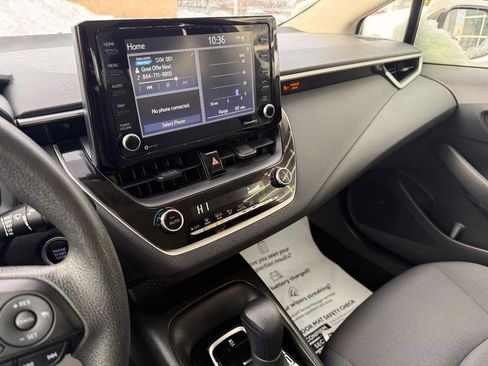 Used 2022 Toyota Corolla LE w/ LE Convenience Package image 25