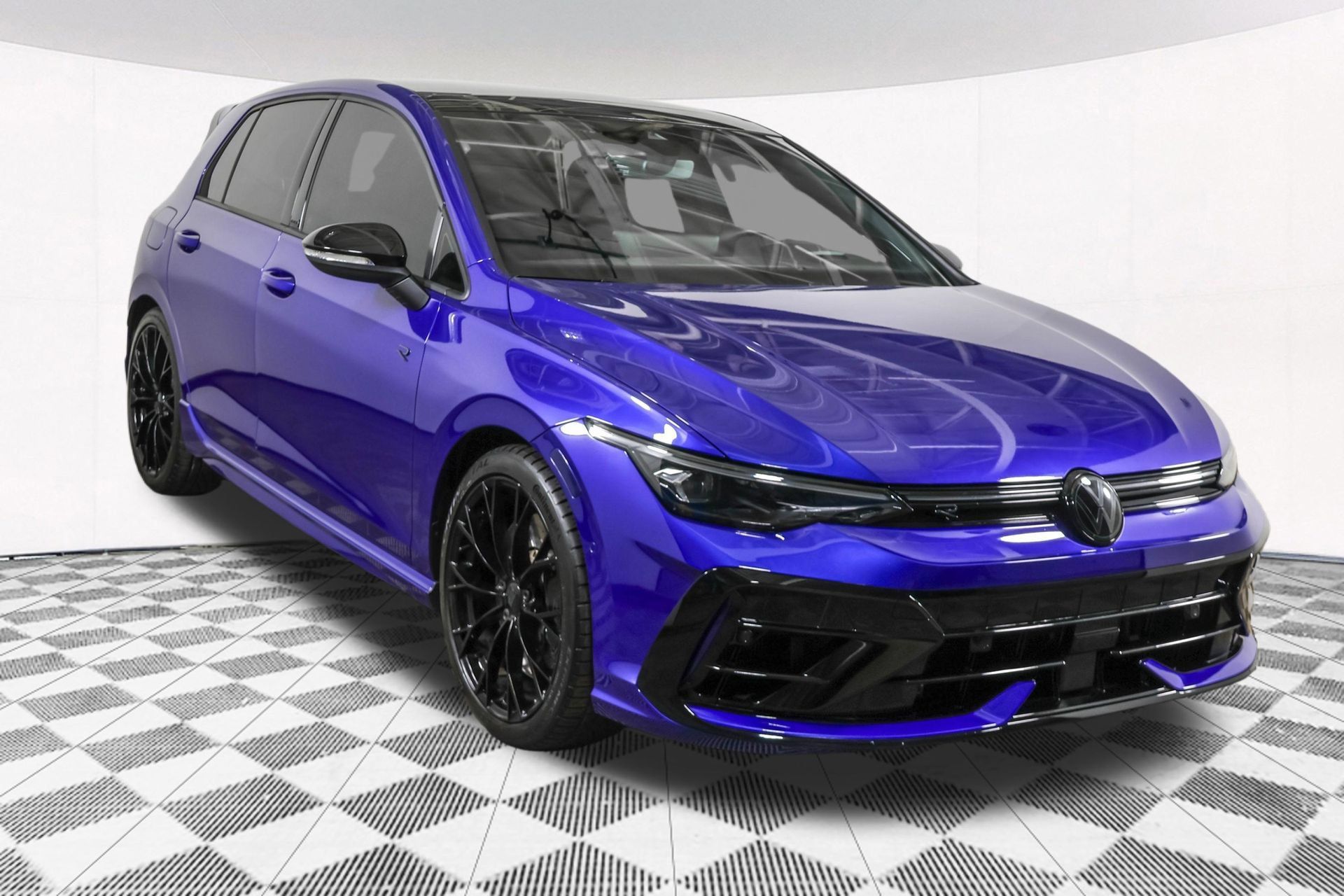 Used 2025 Volkswagen Golf R Black Edition AWD/4WD image 9