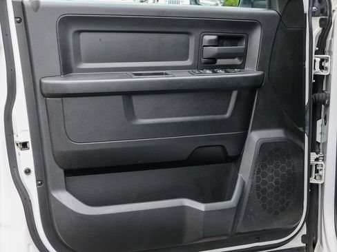 Used 2019 RAM 1500 Express w/ Express Value Package AWD/4WD image 4