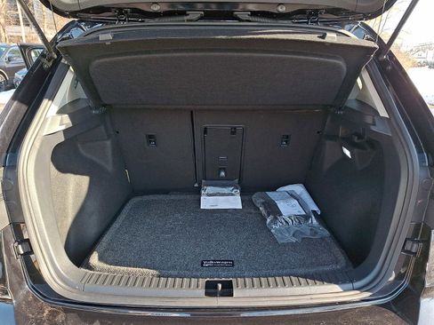 Certified 2025 Volkswagen Taos SE w/ Panoramic Sunroof Package image 27