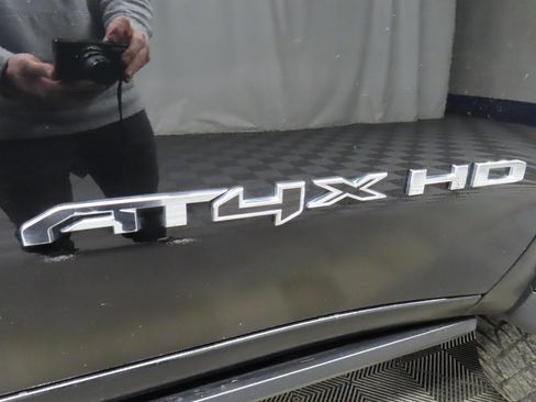 Used 2025 GMC Sierra 2500 AT4X image 60