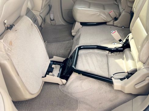 Used 2011 Nissan Armada SV image 29