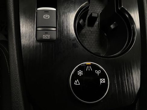 Used 2023 Nissan Rogue SV image 25