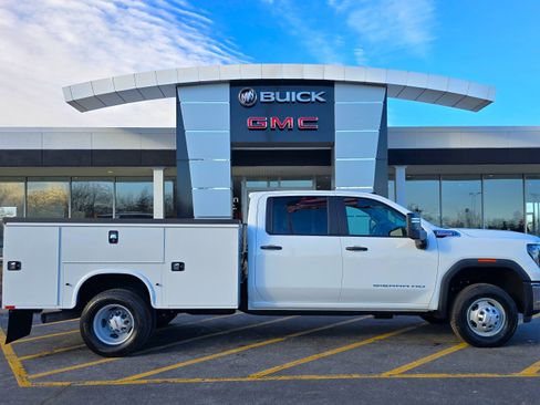 New 2025 GMC Sierra 3500 Pro w/ Convenience Package image 9