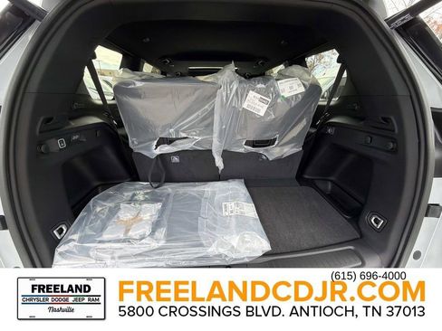 New 2025 Jeep Grand Cherokee L Altitude AWD/4WD image 12